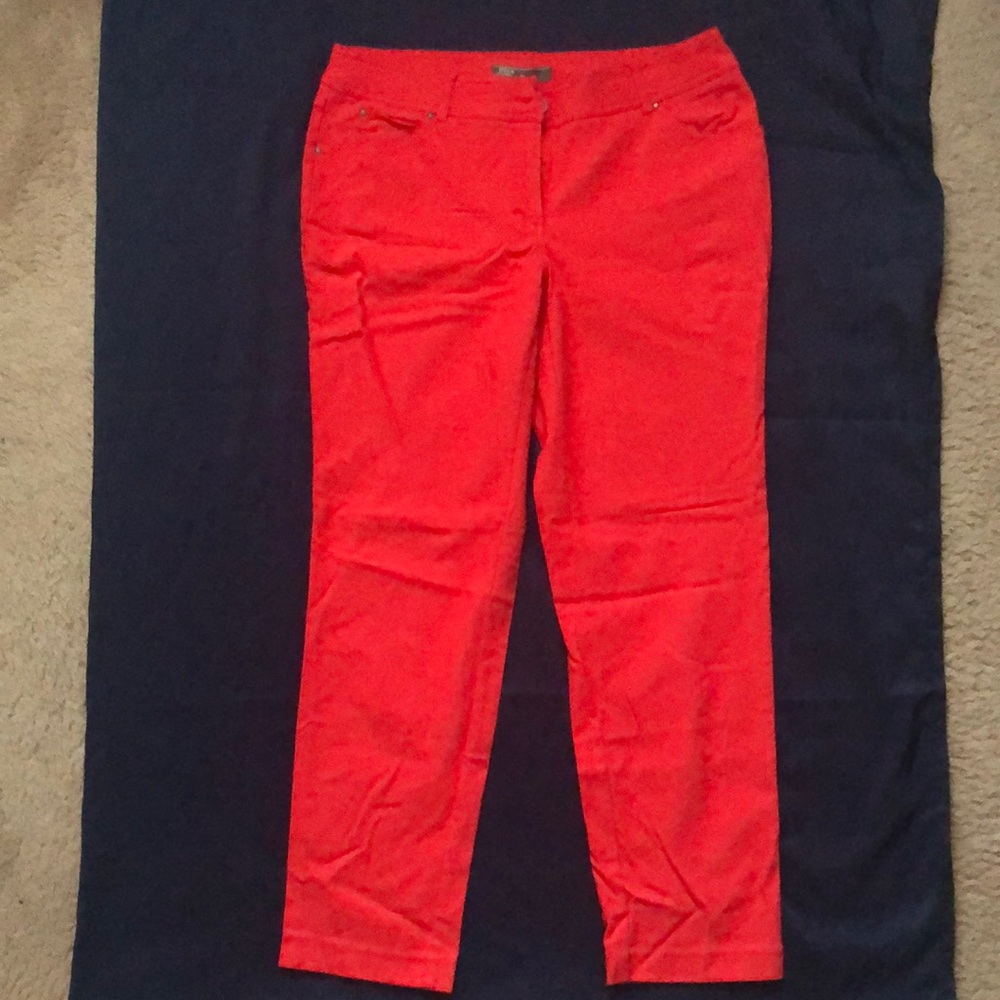Red Capris